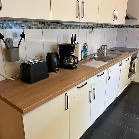 Bee Apartment: Ideal Fuer Gruppen & Monteure * Lahnau