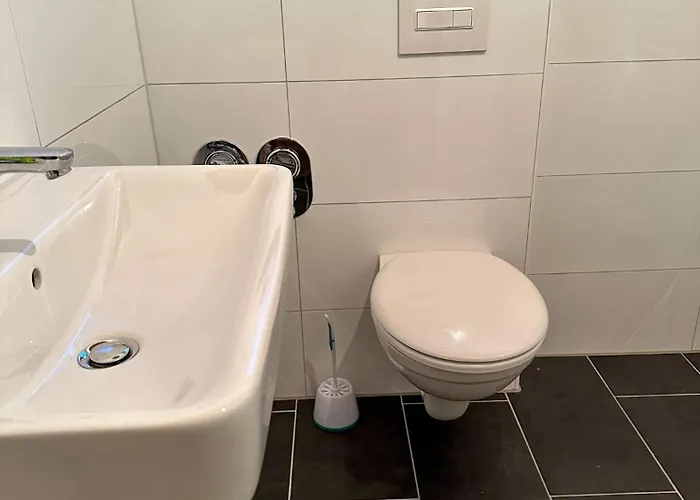 דירה Bee Apartment: Ideal Fuer Gruppen & Monteure